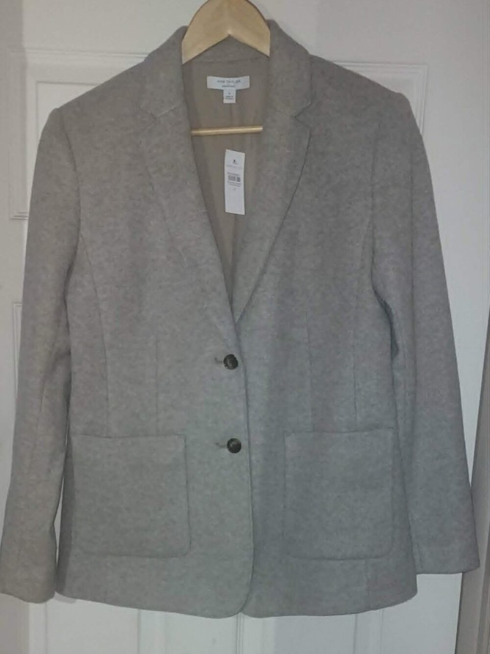 Ann Taylor tailored lined "Weekend" Blazer - NEW - Size 6 - lite tan